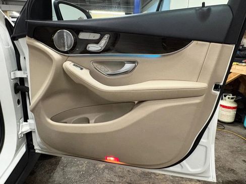 Used 2017 Mercedes-Benz GLC 300 4MATIC image 27