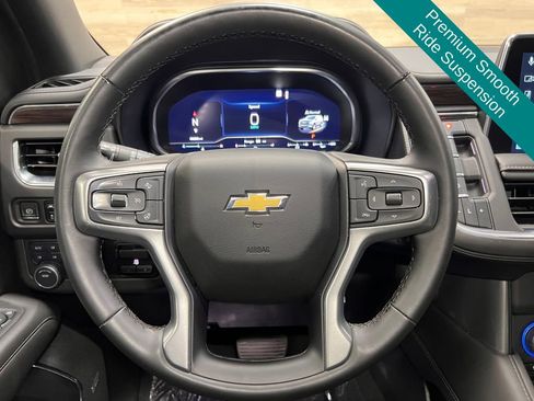 Used 2023 Chevrolet Suburban Z71 w/ Luxury Package AWD/4WD image 9