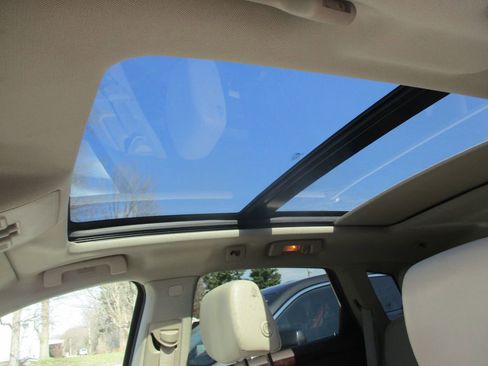 Used 2016 Cadillac SRX Luxury image 13