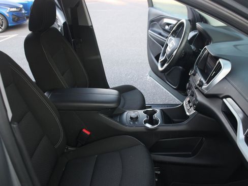 Used 2023 GMC Terrain SLE w/ Driver Convenience Package AWD/4WD image 32
