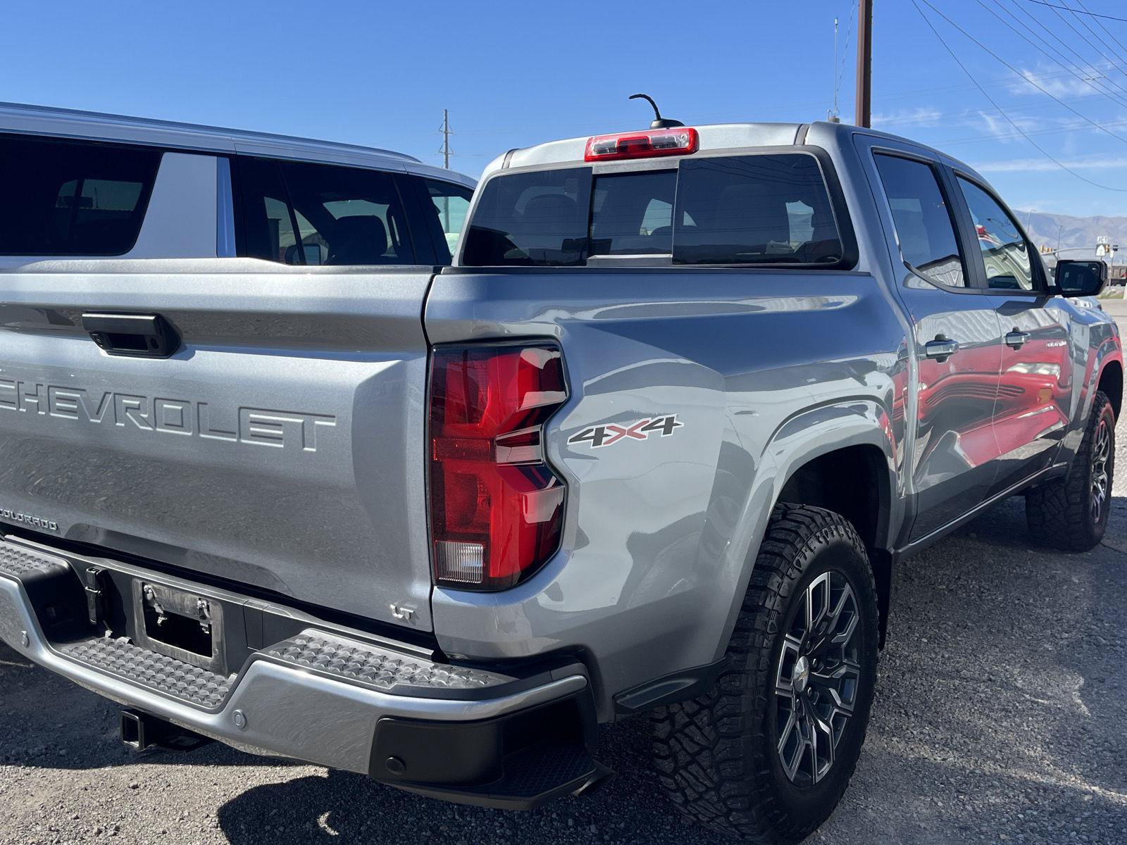 Used 2024 Chevrolet Colorado LT w/ LT Convenience Package III AWD/4WD image 5