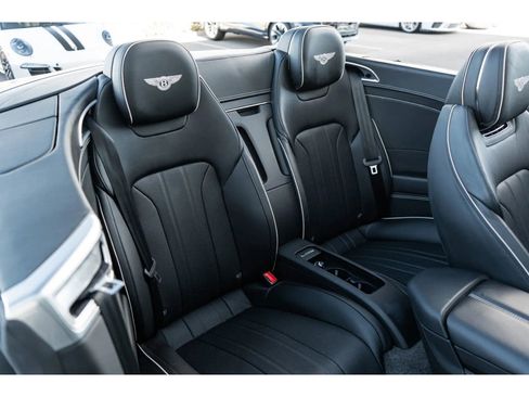 Used 2022 Bentley Continental GT V8 image 39