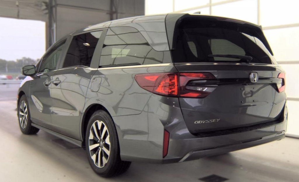 Used 2025 Honda Odyssey EX-L image 2