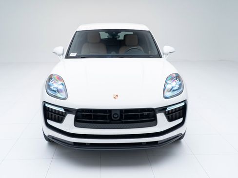 Certified 2023 Porsche Macan S AWD/4WD image 6