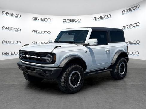 Used 2023 Ford Bronco Outer Banks w/ Sasquatch Package AWD/4WD image 3