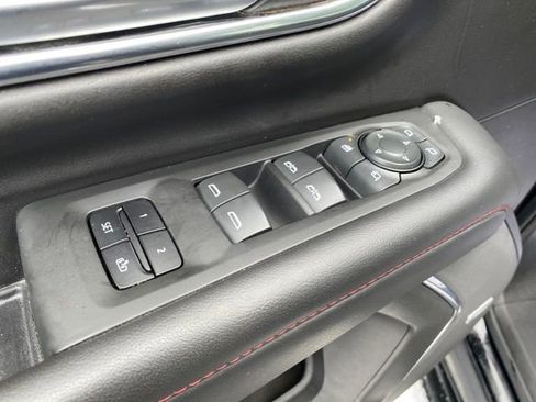 Used 2022 Chevrolet Suburban RST w/ Luxury Package image 19