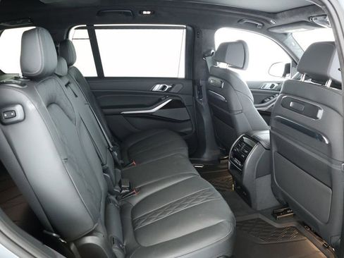 Used 2025 BMW X7 M60i image 22