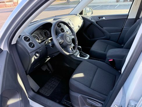Used 2017 Volkswagen Tiguan Limited image 10