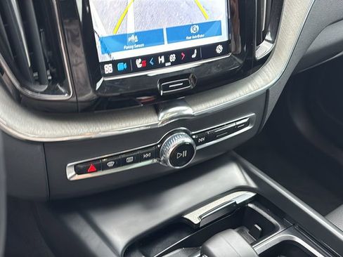 Certified 2025 Volvo XC60 B5 Plus AWD/4WD image 20