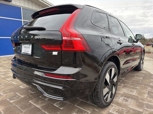 Used 2023 Volvo XC60 T8 Ultimate w/ Climate Package image 2