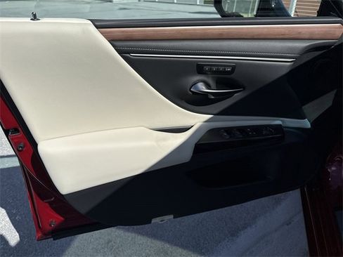 New 2025 Lexus ES 350 w/ Premium Package image 13