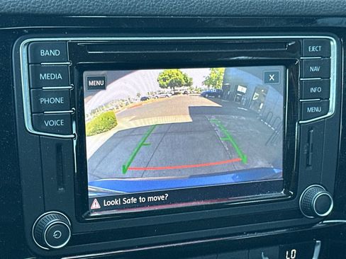 Used 2017 Volkswagen Jetta SEL FWD image 18