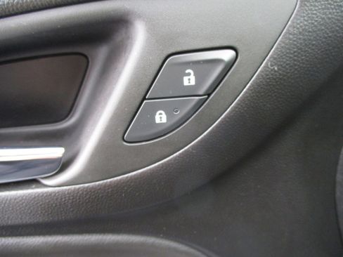 Used 2023 Chevrolet Equinox LT image 29