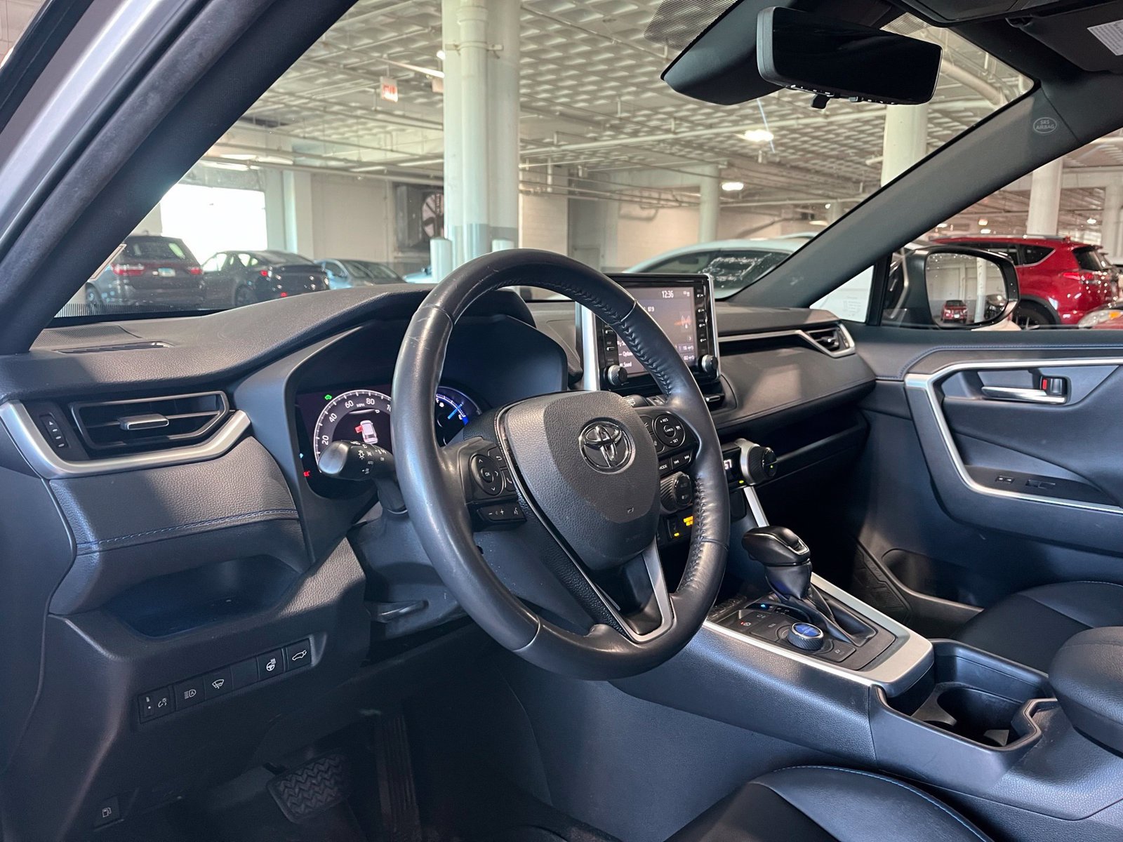 Used 2020 Toyota RAV4 XSE w/ XSE Grade Weather Package AWD/4WD image 17