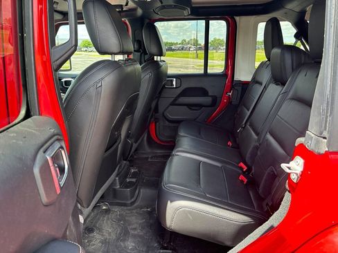 Used 2022 Jeep Wrangler Unlimited Sahara w/ Dual Top Group AWD/4WD image 9
