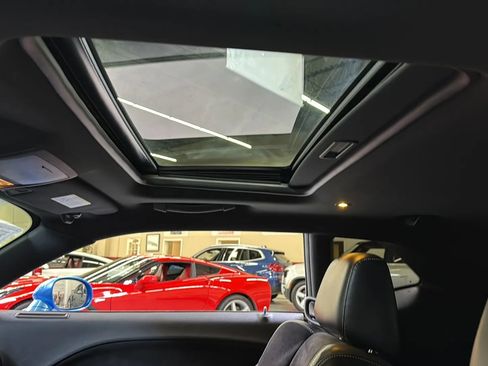 Used 2015 Dodge Challenger SRT w/ Technology Group image 16