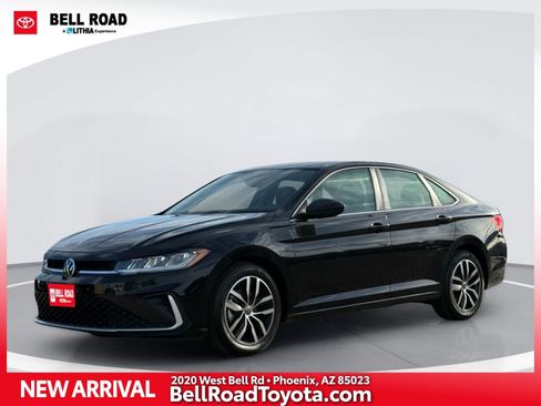 Used 2025 Volkswagen Jetta SE FWD image 1