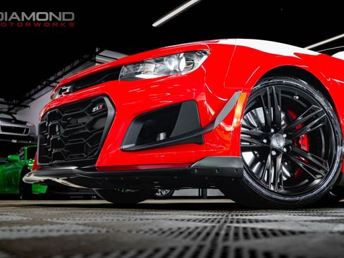 Used 2021 Chevrolet Camaro ZL1 RWD image 6