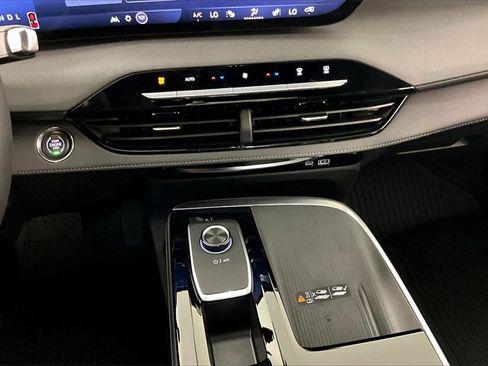 New 2026 Buick Enclave Sport Touring w/ Super Cruise Package image 7