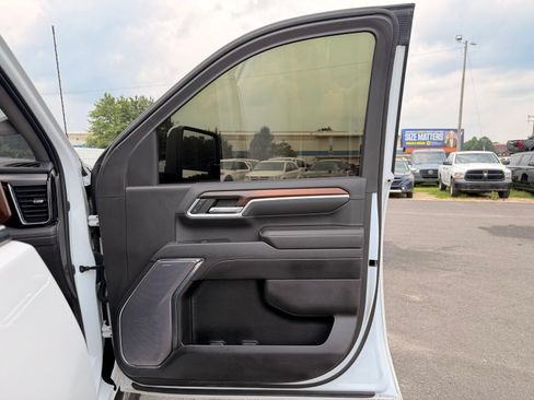 Used 2024 GMC Sierra 2500 Denali w/ Denali Reserve Package AWD/4WD image 31