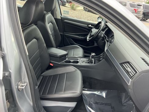 Used 2022 Volkswagen Jetta SE FWD image 25