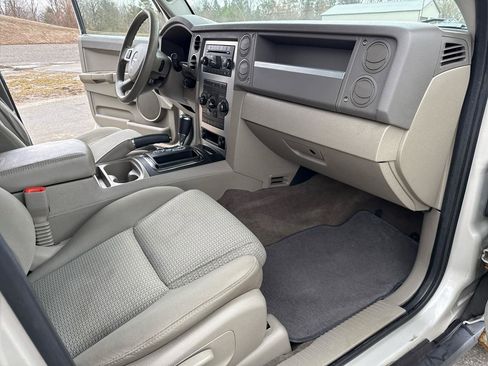 Used 2009 Jeep Commander Sport image 20