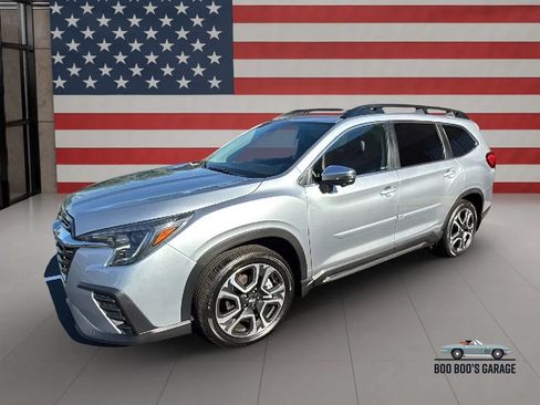 Used 2023 Subaru Ascent Limited w/ Technology Package AWD/4WD image 2