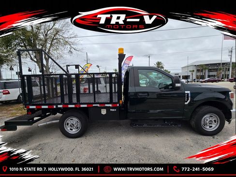 Used 2022 Ford F250 XL w/ Power Equipment Group RWD image 4