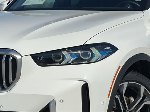 Certified 2024 BMW X5 xDrive40i w/ Premium Package image 4