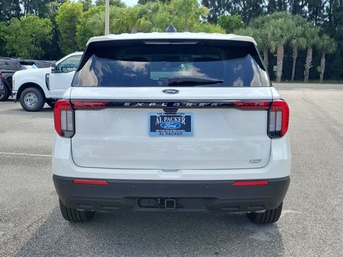 New 2026 Ford Explorer Active RWD image 8
