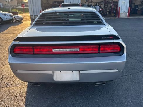 Used 2009 Dodge Challenger SRT8 w/ SRT Option Group II image 5