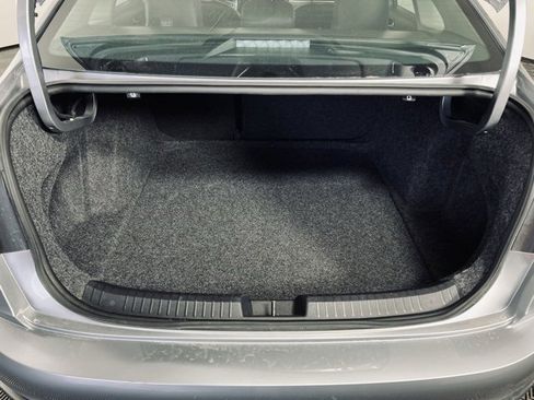 Used 2024 Volkswagen Jetta SE image 12