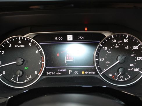 Used 2025 Nissan Pathfinder SL FWD image 21