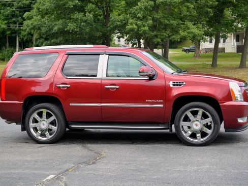 Used 2010 Cadillac Escalade Luxury AWD/4WD image 43