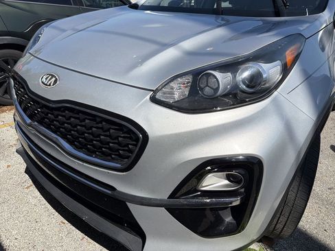 Used 2021 Kia Sportage EX FWD image 3