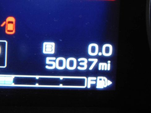 Used 2019 Subaru Crosstrek 2.0i w/ Eyesight System image 9