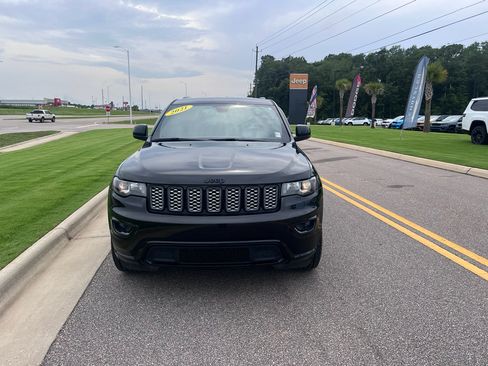 Used 2021 Jeep Grand Cherokee Laredo X RWD image 10