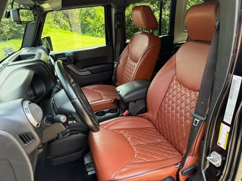 Used 2015 Jeep Wrangler Unlimited Sport w/ Quick Order Package 24S AWD/4WD image 12