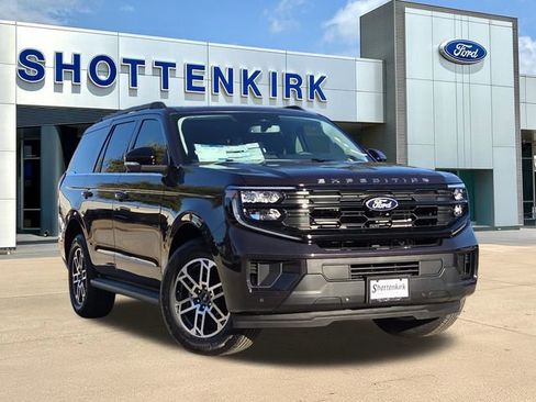 New 2025 Ford Expedition Active RWD image 1