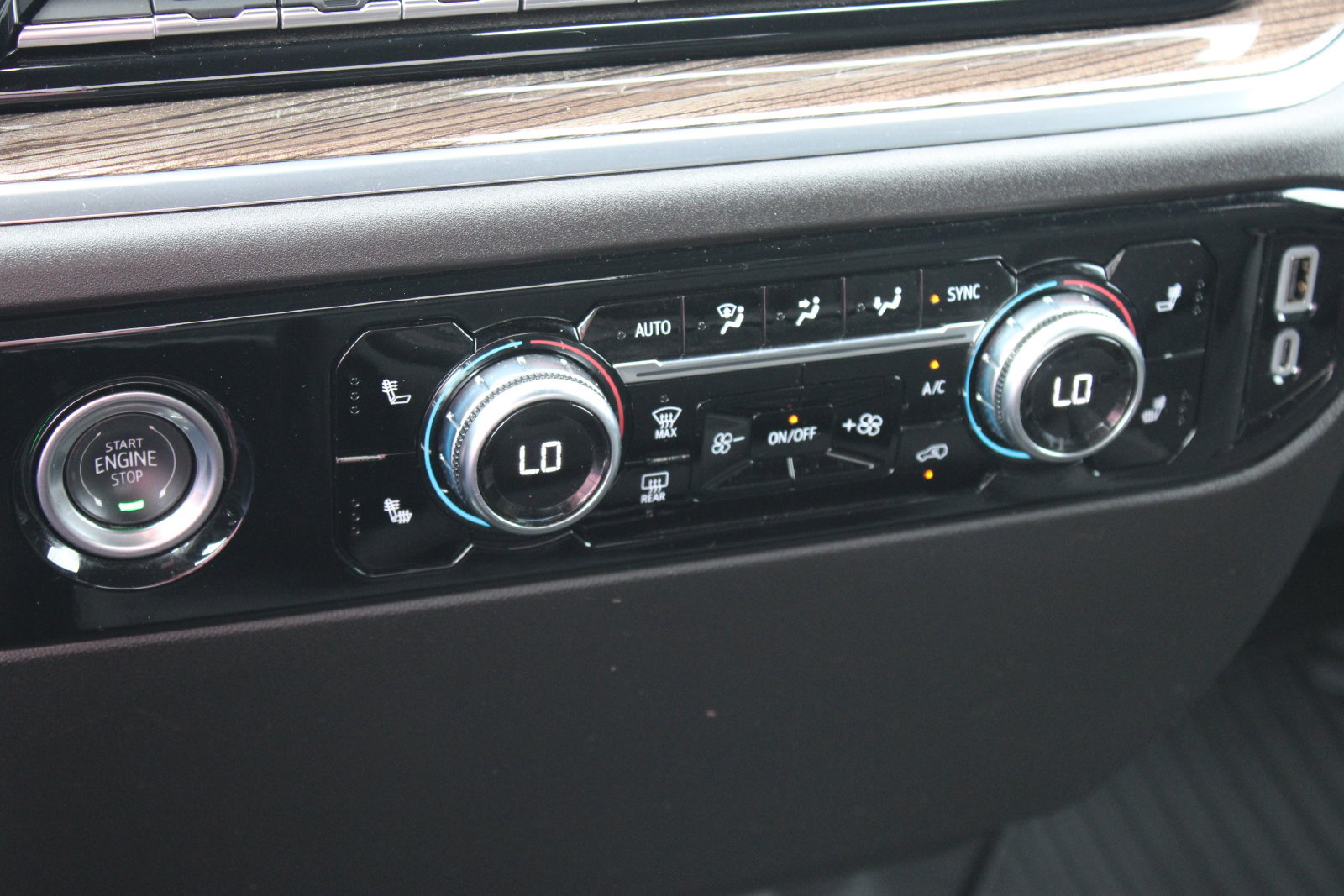 Used 2024 GMC Sierra 1500 Elevation AWD/4WD image 15