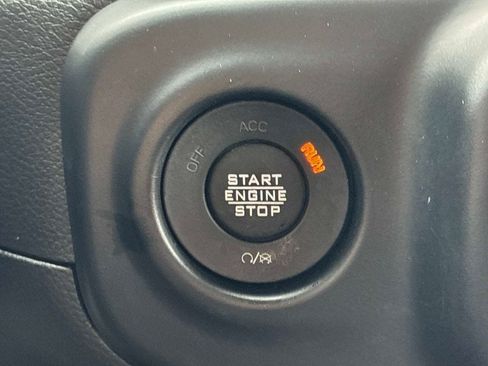 Used 2023 Jeep Wrangler Unlimited Sahara w/ Cold Weather Group AWD/4WD image 29