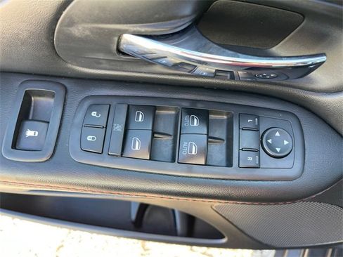 Used 2018 Dodge Grand Caravan GT image 30