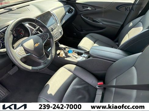 Used 2024 Chevrolet Malibu LT image 3