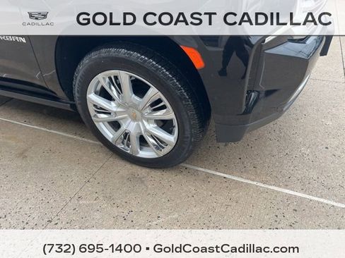 Used 2021 Chevrolet Suburban High Country w/ Premium Package image 6