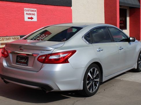 Used 2016 Nissan Altima 2.5 SR FWD image 7