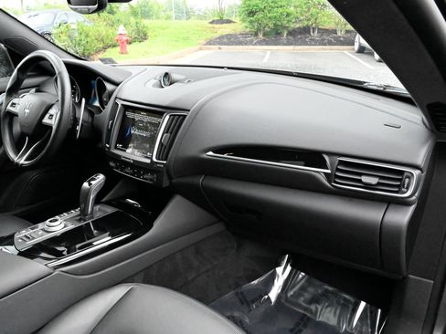 Used 2020 Maserati Levante S AWD/4WD image 51