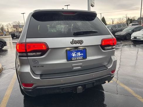 Used 2016 Jeep Grand Cherokee Laredo 75th Anniversary image 8