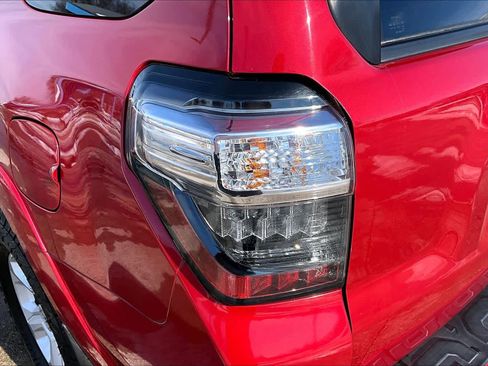 Used 2022 Toyota 4Runner SR5 image 29