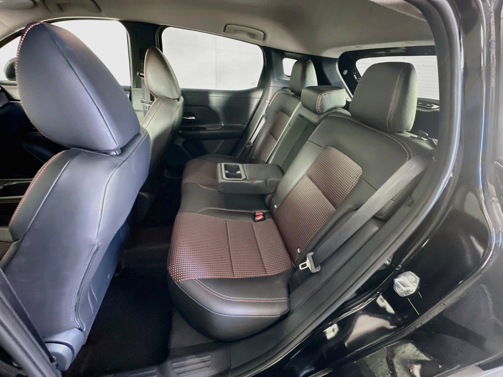 Used 2026 Nissan Kicks SR FWD image 27
