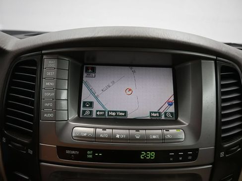 Used 2004 Toyota Land Cruiser AWD/4WD image 16